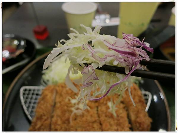 福勝亭-開運豬排-高麗菜絲