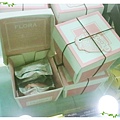 Flora-生巧塔-店面裝飾-巧克力盒子