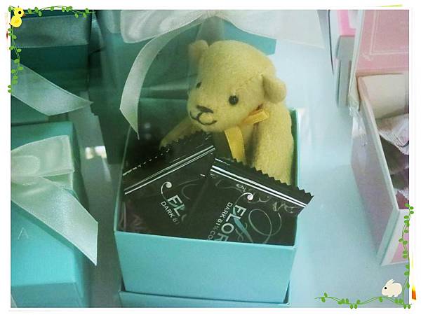 Flora-生巧塔-店面裝飾-巧克力盒子