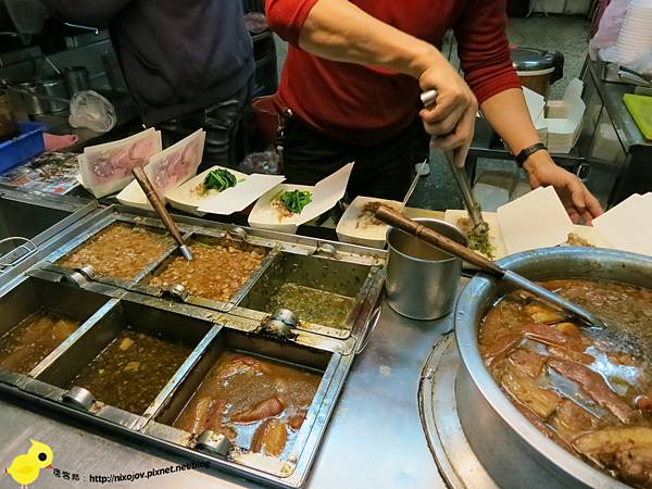 新莊-中港一街-便宜又大碗的控肉飯