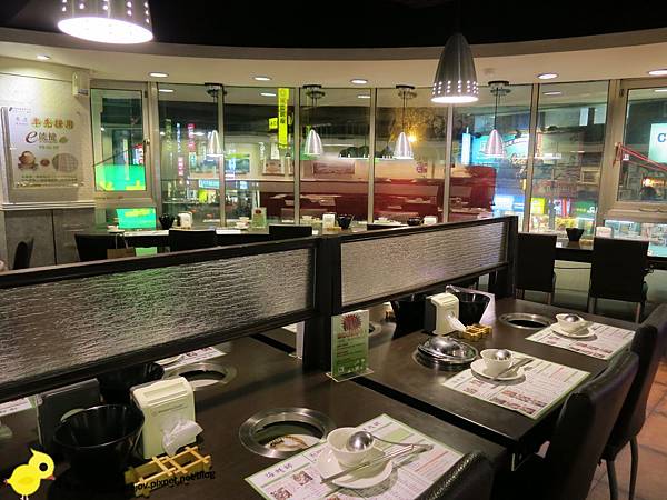 台北-青禾幸福鍋物涮涮屋(永安店)-個人鴛鴦火鍋-豪華海陸鍋-綜合魚片盤、犇牛盤