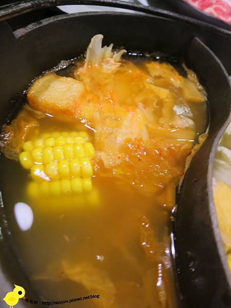 台北-青禾幸福鍋物涮涮屋(永安店)-個人鴛鴦火鍋-豪華海陸鍋-綜合魚片盤、犇牛盤