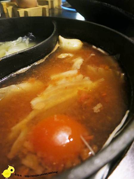 台北-青禾幸福鍋物涮涮屋(永安店)-個人鴛鴦火鍋-豪華海陸鍋-綜合魚片盤、犇牛盤