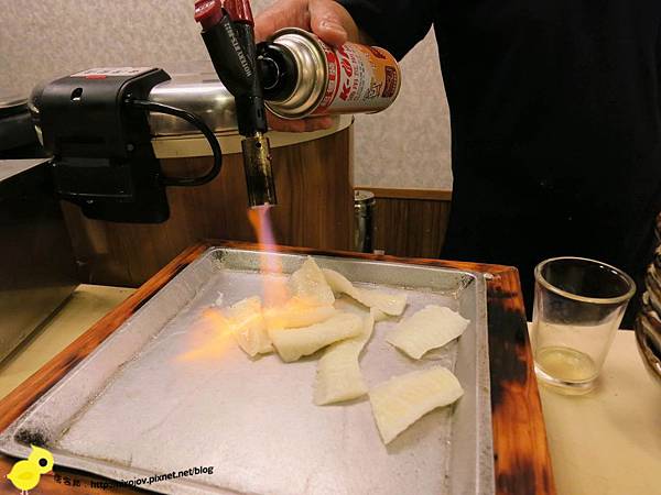 【台北】小六食堂日式料理-傳說中的名店、新鮮吃的到-炙燒鮭魚、比目魚