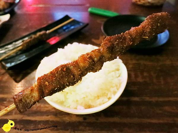 【台北】板橋-WOW！烤串燒店-一起到教室用餐吧-新疆羊肉串