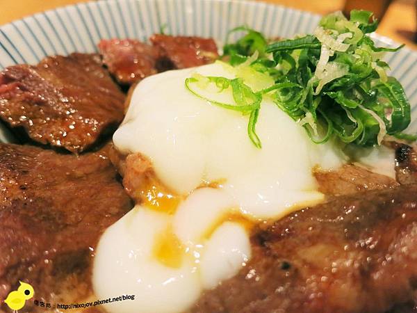 【台北】滿燒肉丼食堂-好吃的丼飯-胡麻醬漢堡排丼飯-安格斯牛排丼飯