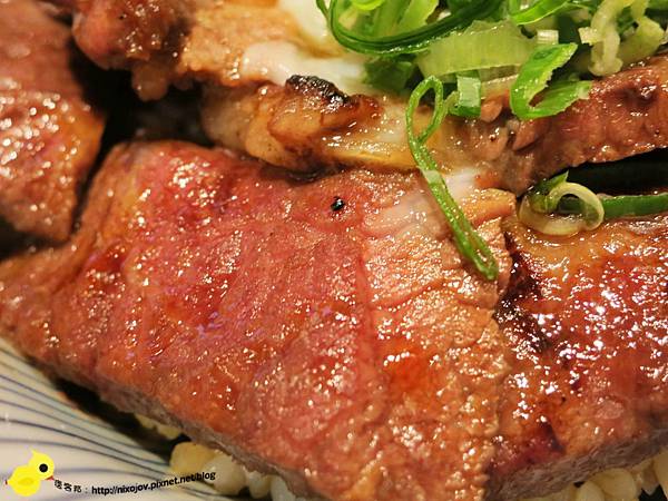 【台北】滿燒肉丼食堂-好吃的丼飯-胡麻醬漢堡排丼飯-安格斯牛排丼飯