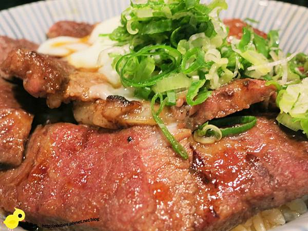 【台北】滿燒肉丼食堂-好吃的丼飯-胡麻醬漢堡排丼飯-安格斯牛排丼飯