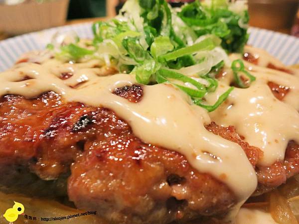 【台北】滿燒肉丼食堂-好吃的丼飯-胡麻醬漢堡排丼飯-安格斯牛排丼飯