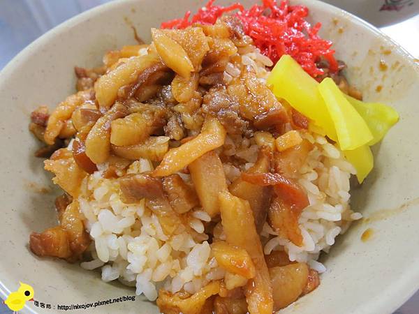 【台北】昌吉街豬血湯-香噴噴美味的魯肉飯-大腸湯