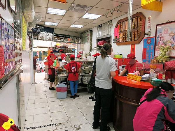 【台北】昌吉街豬血湯-香噴噴美味的魯肉飯-大腸湯