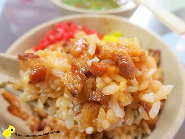 【台北】昌吉街豬血湯-香噴噴美味的魯肉飯-大腸湯
