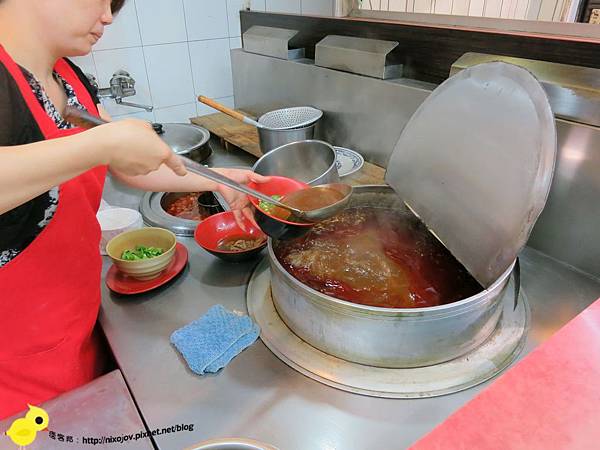 【新莊】金吉利川味牛肉麵，宵夜的好選擇-酸辣湯餃
