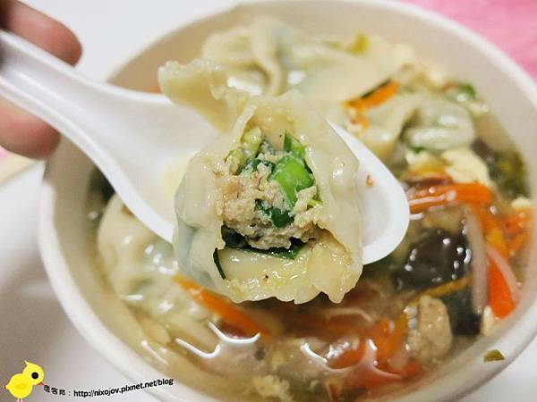 【新莊】金吉利川味牛肉麵，宵夜的好選擇-酸辣湯餃