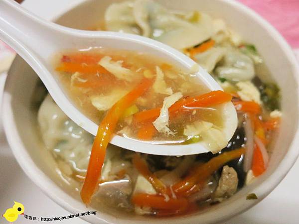 【新莊】金吉利川味牛肉麵，宵夜的好選擇-酸辣湯餃