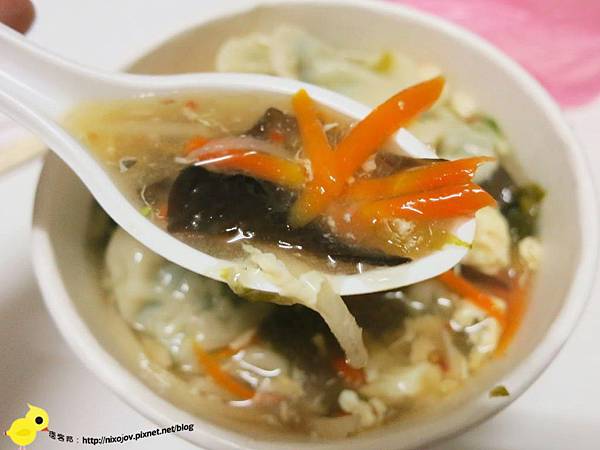 【新莊】金吉利川味牛肉麵，宵夜的好選擇-酸辣湯餃