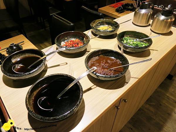 【台北】四川紅頂級乾鍋料理-正統四川煲鍋-醬料