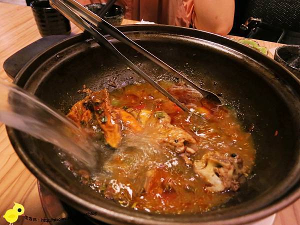 【台北】四川紅頂級乾鍋料理-正統四川煲鍋-雞腿排骨煲鍋