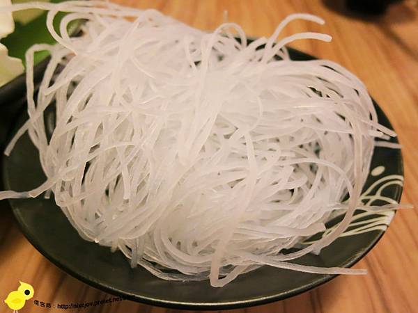 【台北】四川紅頂級乾鍋料理-正統四川煲鍋-雞腿排骨煲鍋