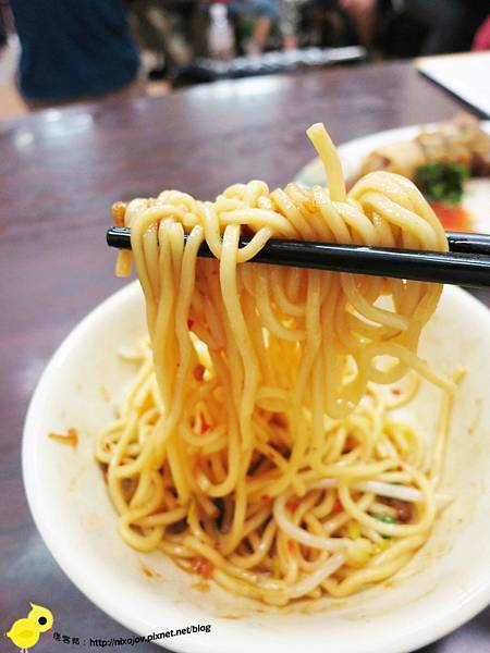 【新莊夜市】林家香菇赤肉焿-現做現炸雞捲