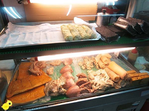 【新莊夜市】林家香菇赤肉焿-現做現炸雞捲
