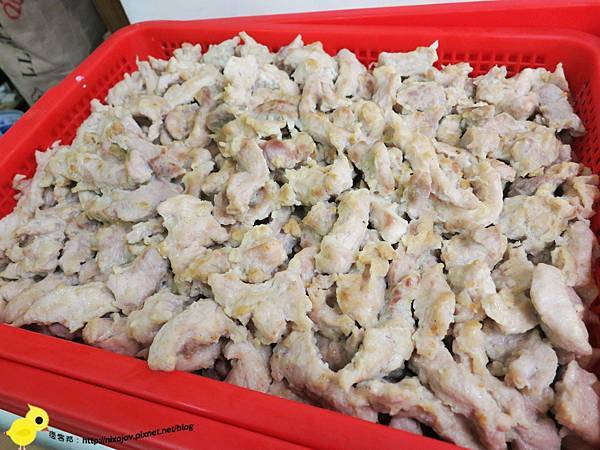 【新莊夜市】林家香菇赤肉焿-現做現炸雞捲