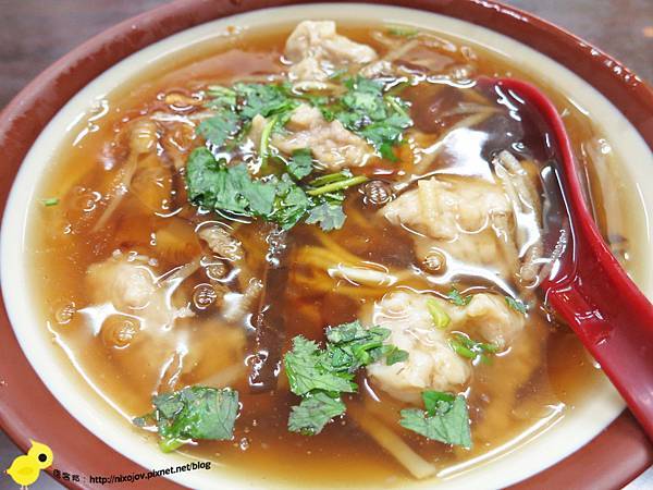 【新莊夜市】林家香菇赤肉焿-現做現炸雞捲