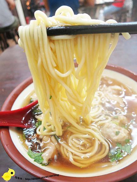 【新莊夜市】林家香菇赤肉焿-現做現炸雞捲