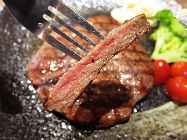 【新莊 餐廳】The Fire著火美式炭烤牛排-獨特炭燒乾式熟成牛排