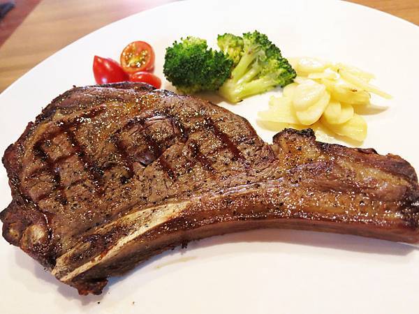 【新莊 餐廳】The Fire著火美式炭烤牛排-獨特炭燒乾式熟成牛排