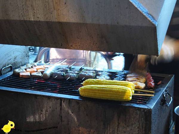 【新莊】蔡家碳烤-香味四溢的烤肉香