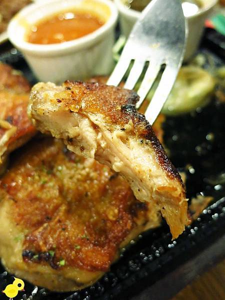 【新莊】牛仔部落火烤厚切牛排-自助平價牛排