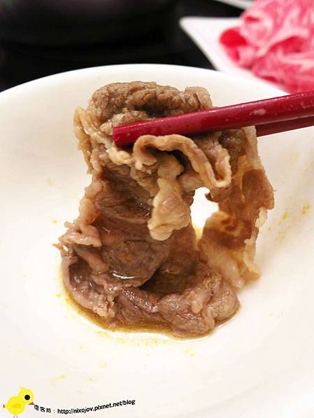 【台北】滿堂紅頂級麻辣鴛鴦火鍋吃到飽(復興店)-美味牛小排、霜降牛肉不吃後悔