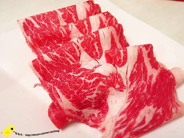 【台北】滿堂紅頂級麻辣鴛鴦火鍋吃到飽(復興店)-美味牛小排、霜降牛肉不吃後悔