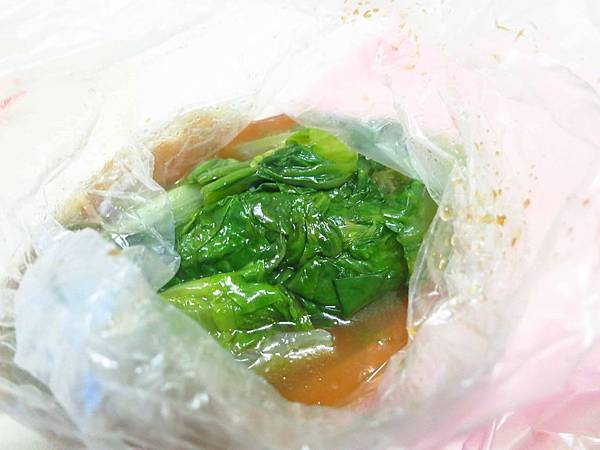 【新莊】無名麵攤-10元豬頭皮20元燙青菜20元乾麵