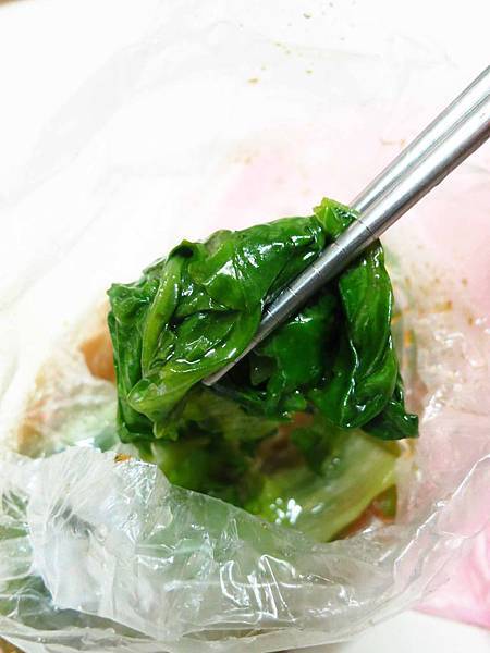 【新莊】無名麵攤-10元豬頭皮20元燙青菜20元乾麵