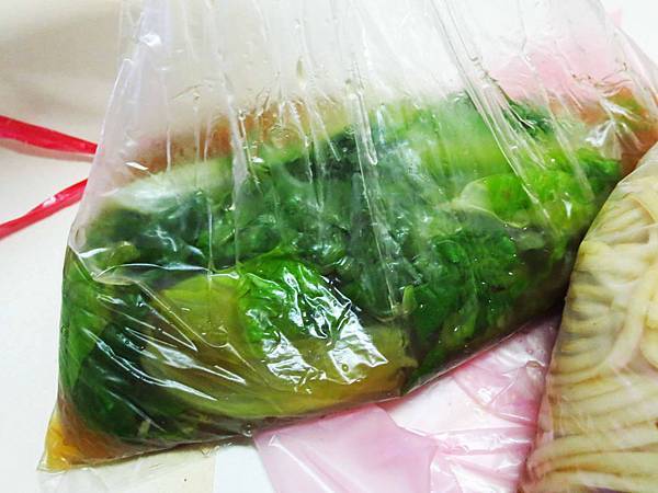 【新莊】無名麵攤-10元豬頭皮20元燙青菜20元乾麵