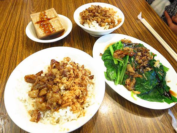 【台北】四方阿九魯肉飯-俗又好吃的魯肉飯！！