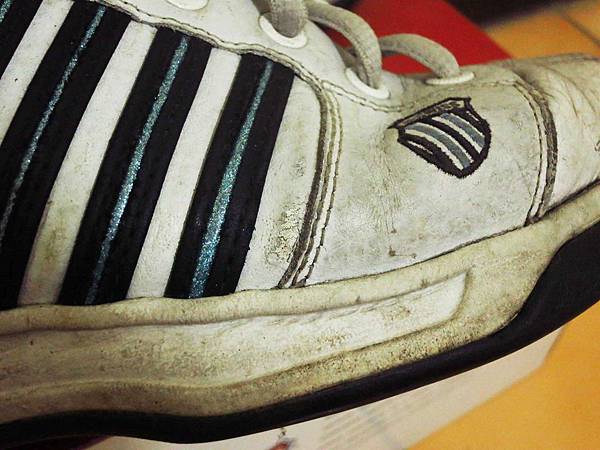 【新莊洗鞋店】WaWa專業洗鞋店-過新年洗舊鞋穿新鞋