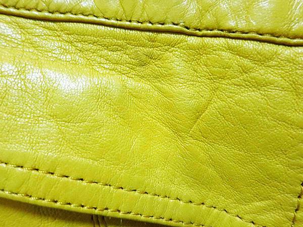 【新莊洗鞋店】WaWa專業洗鞋店-過新年洗舊鞋穿新鞋