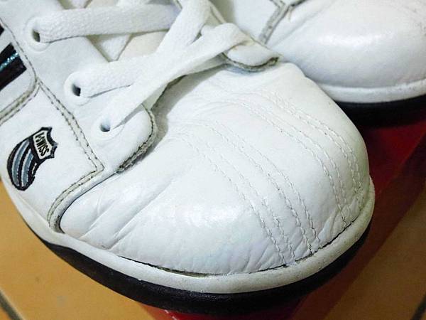 【新莊洗鞋店】WaWa專業洗鞋店-過新年洗舊鞋穿新鞋