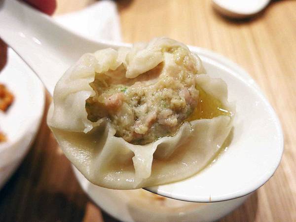 【台北】杭州小籠湯包(民生店)-鮑魚、燕窩小籠湯包