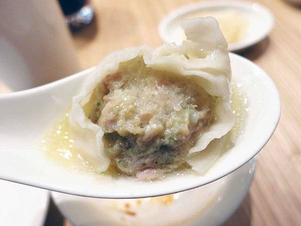 【台北】杭州小籠湯包(民生店)-鮑魚、燕窩小籠湯包