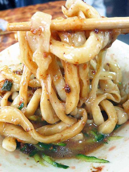 【台北】王家刀切麵店-比拳頭大的豬腳