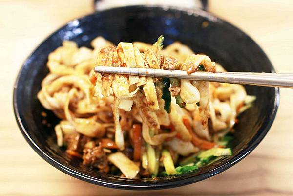 【台北內湖】麻雞王美食坊-溫和美味的麻油雞