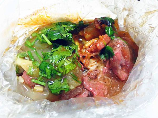 【新莊美食】中華路無名早餐餐車-紅糟肉圓、肉燥炒麵