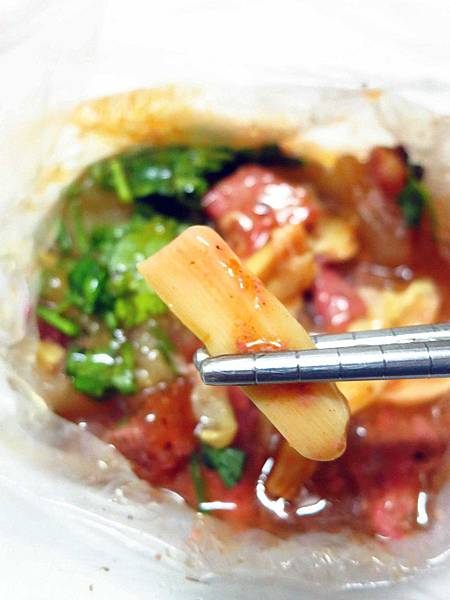 【新莊美食】中華路無名早餐餐車-紅糟肉圓、肉燥炒麵