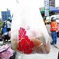 【新莊美食】中華路無名早餐餐車-紅糟肉圓、肉燥炒麵