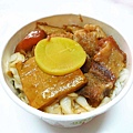 【新莊】30元焢肉飯-俗又大碗，絕無僅有的價格