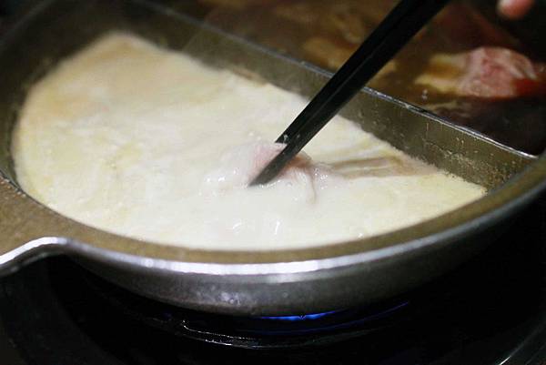 【台北】瘋麻辣火鍋吃到飽-花雕雞火鍋吃到飽-西門町